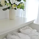 & * Pájara